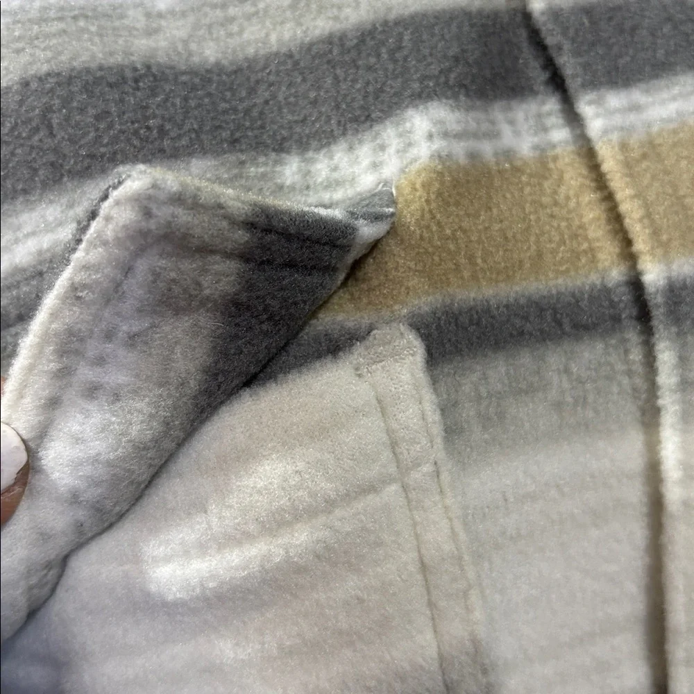 Mountain & Isles Button-Up Soft Fleece Shacket,Warm,chest pockets,eyeglass wipe
